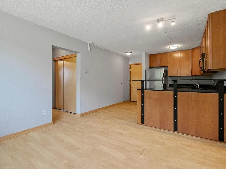 2530 1st Ave S #101 — Photo 9