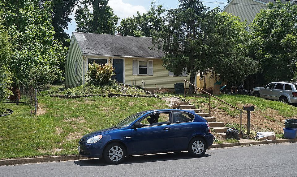 1st image of 7615 Lunceford Ln