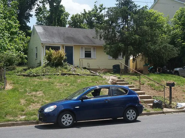 7615 Lunceford Ln, Falls Church, VA 22043