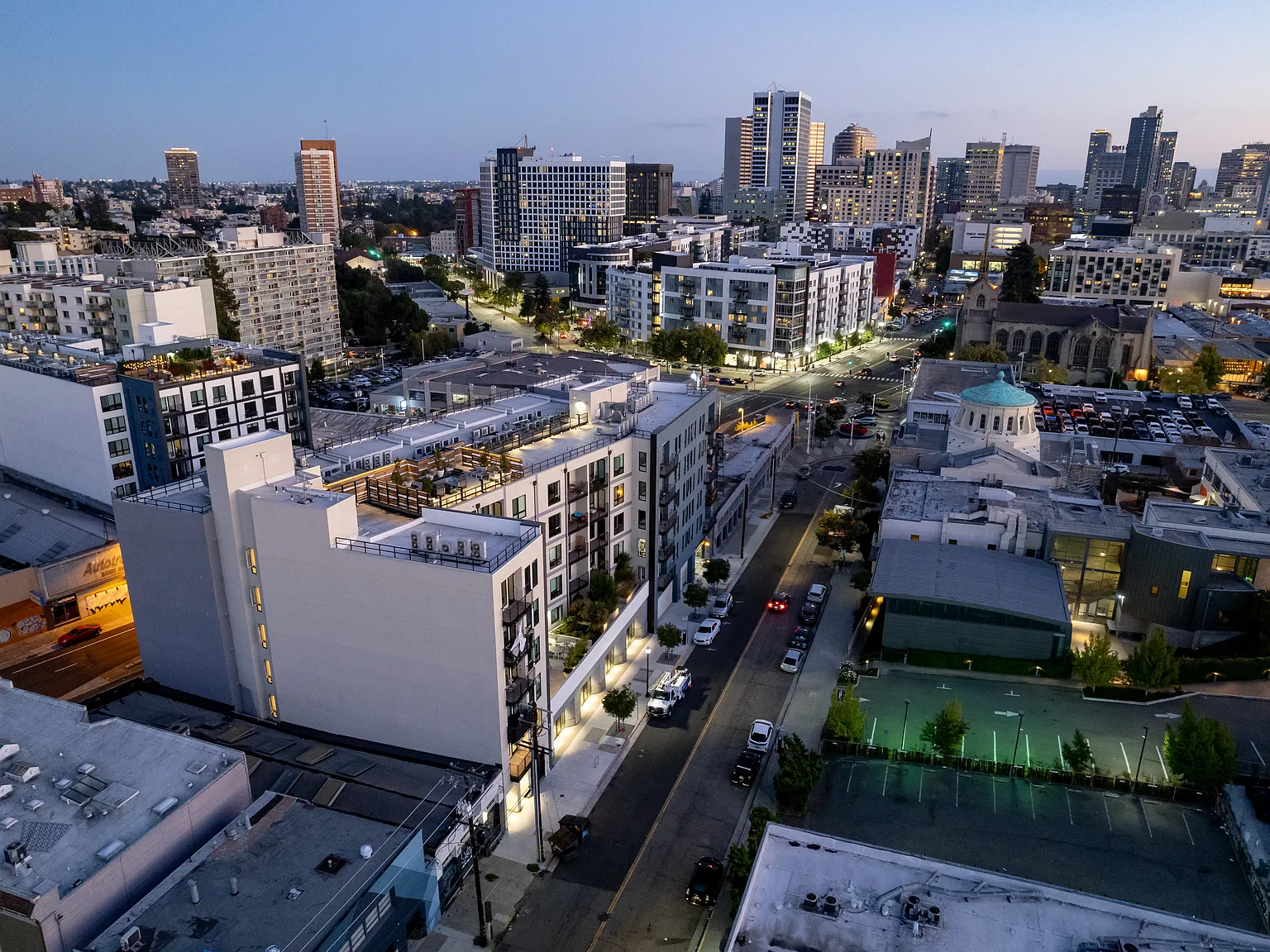 Axis Oakland — Photo 3