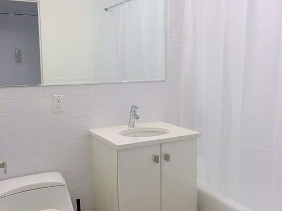 5th image of 145 Mulberry St APT 4A