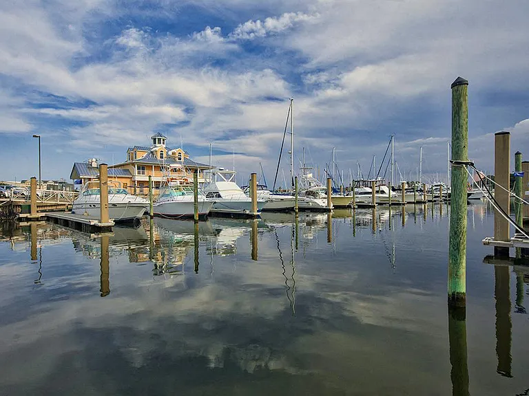 The Port at East Beach Apartments and Marina — Photo 10