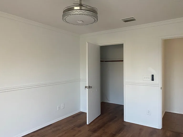 5028 W Hurston Dr — Photo 17