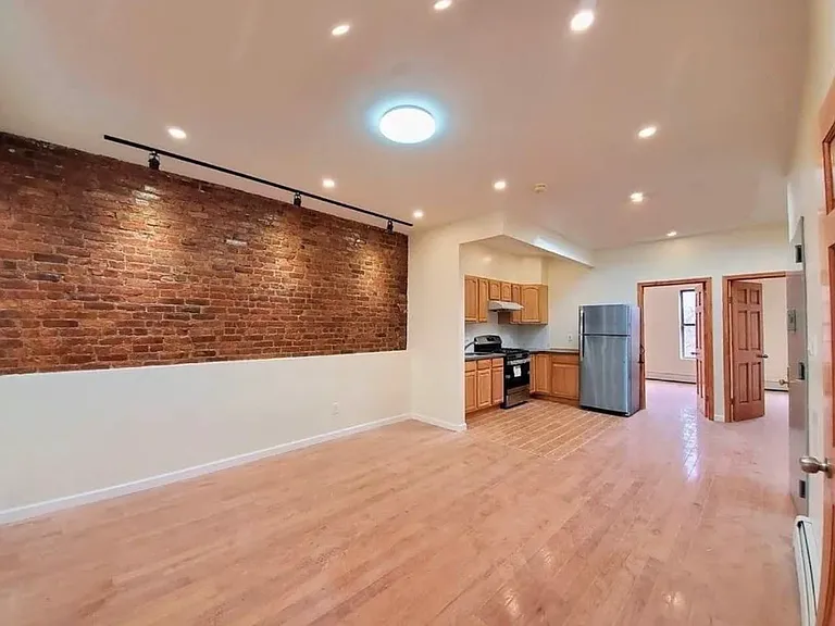 1673 Grove St #2 — Photo 1