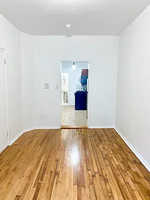 Rented by Reyes & Elsamad Real Estate Group | media 3