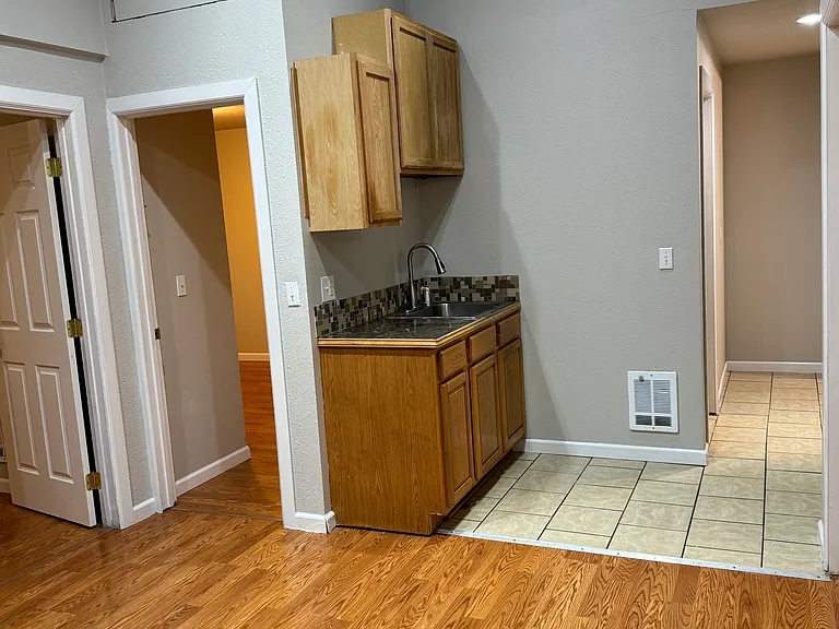 10445 Ainsworth Ave S #B — Photo 3