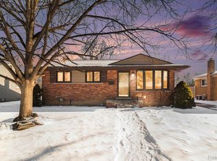 3933 Hayes St, Wayne, MI 48184