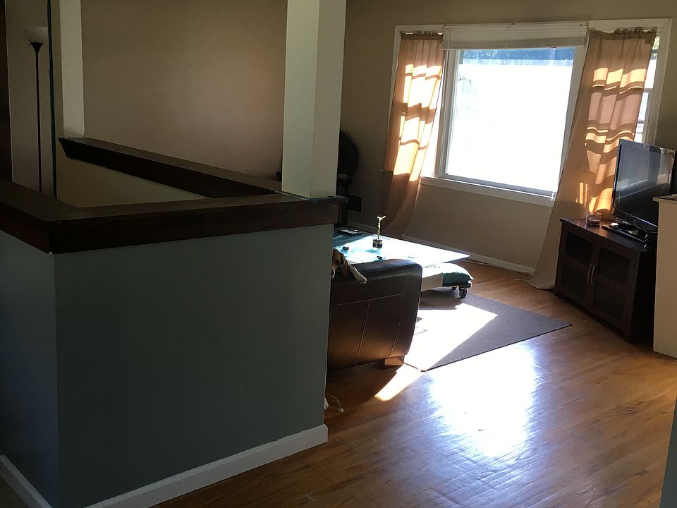 2nd image of 8246 W Henrietta Rd