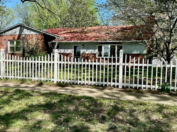 1008 NE Poplar St, Topeka, KS 66616