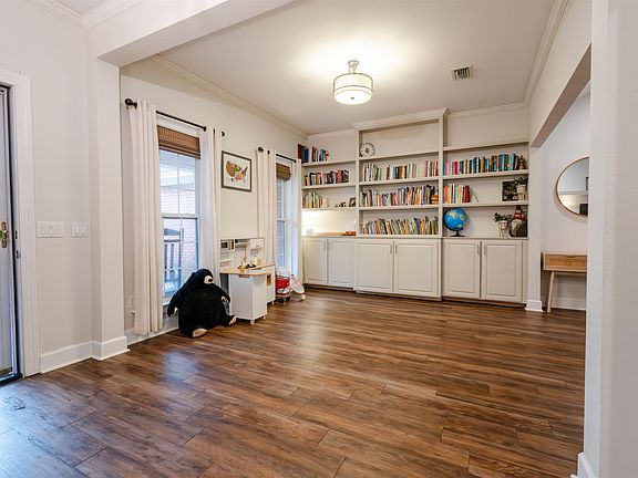 3rd image of 1991 Buckfield Dr