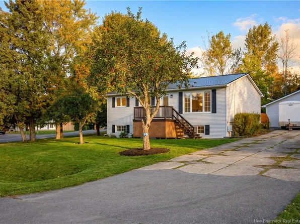 70 Roberts Ln, Quispamsis, NB E2E 1B4