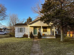 6935 Pernod Ave, Saint Louis, MO 63139