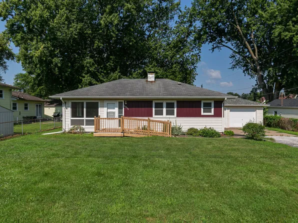 5011 48th St, Moline, IL 61265