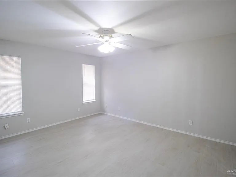 3409 Martin Ave — Photo 7