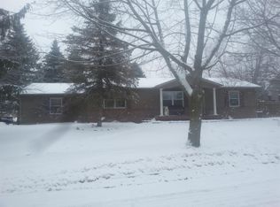 852 Dewey St, Lapeer, MI