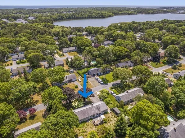 8 Black Duck Ln, West Yarmouth, MA 02673