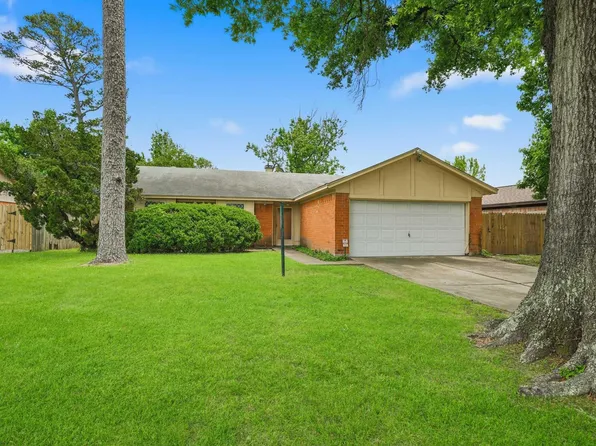 623 Bienville Ln, Houston, TX 77015