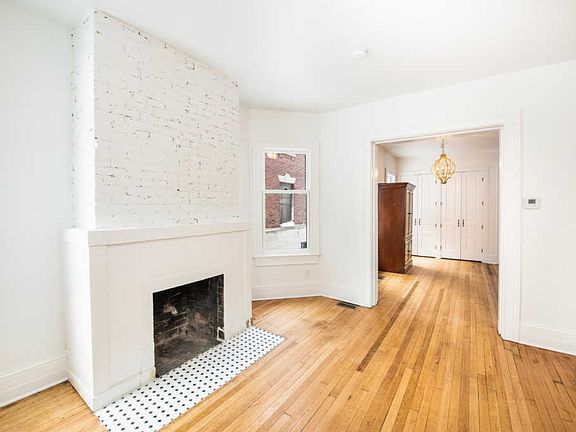 5th image of 2717 N Hackett Ave #2715