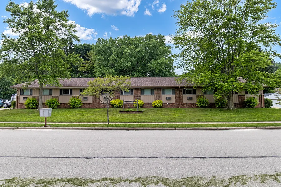 1 bed, $999 — Photo 2