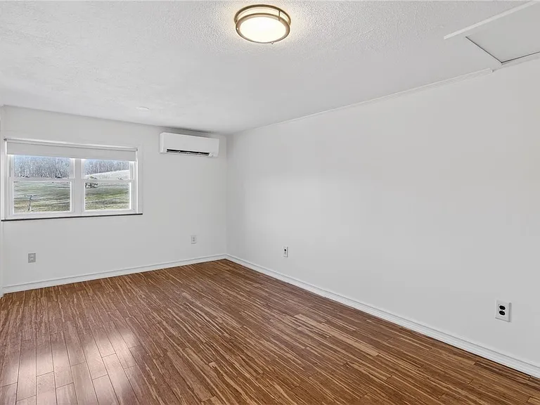 999 Salmon Creek Rd — Photo 26