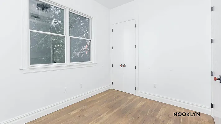 Rented by Nooklyn NYC LLC | media 44