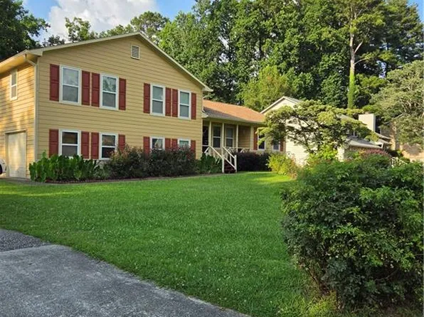 2710 Phillips Dr SW, Marietta, GA 30064