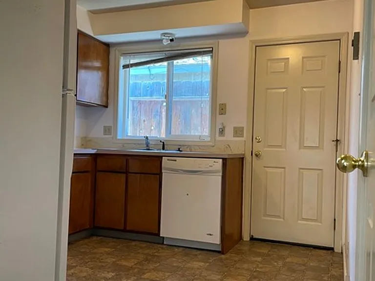 1714 Lakeview Ave — Photo 3