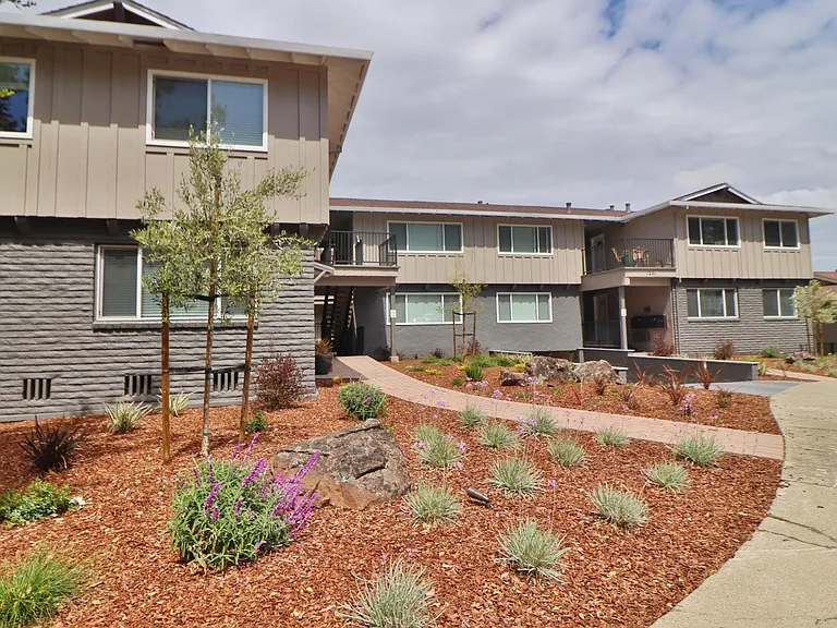1201 Geraldine Way #3 — Photo 8