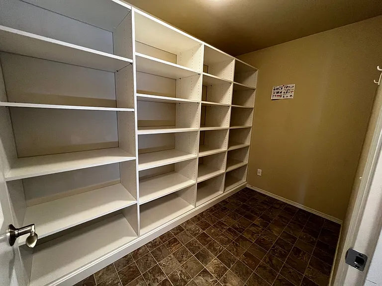 1391 Foreman Rd — Photo 10