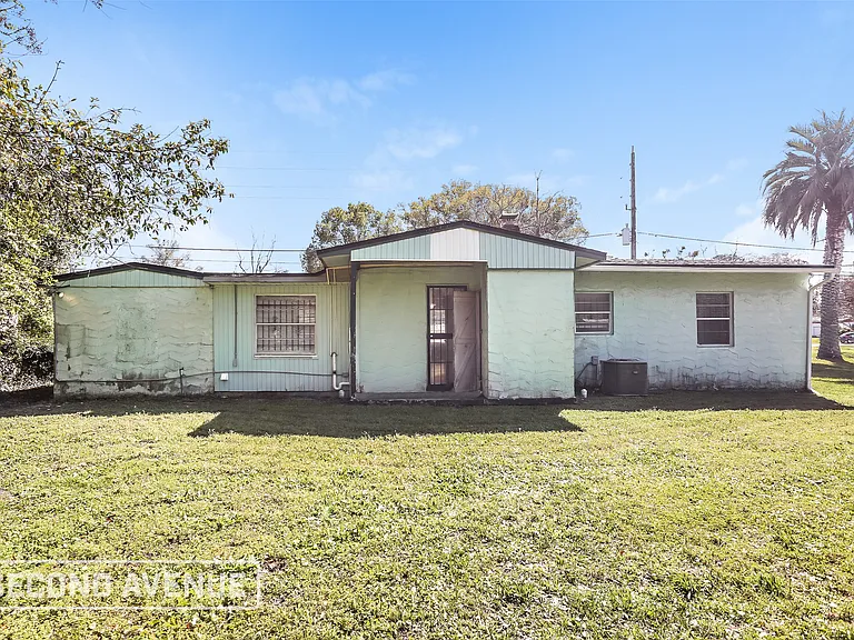 1923 Forest Hills Rd — Photo 20