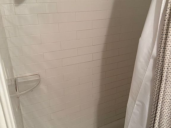 5th image of 17 Aspenwood Dr #2
