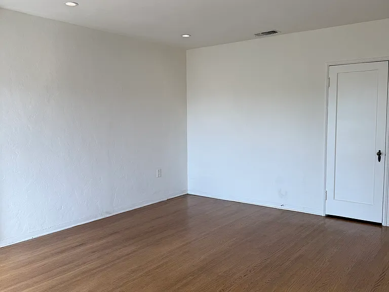 708 N Benton Way — Photo 5