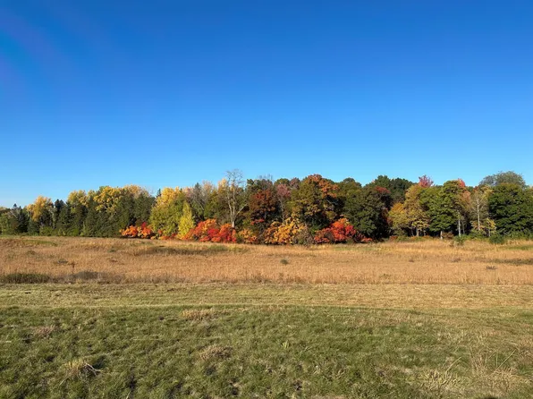 2230 Clubhouse Dr, Lake City, MN 55041