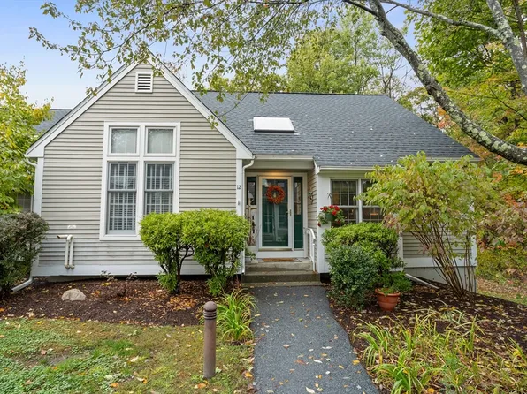 12 Brewster Ln Unit 12, Acton, MA 01720