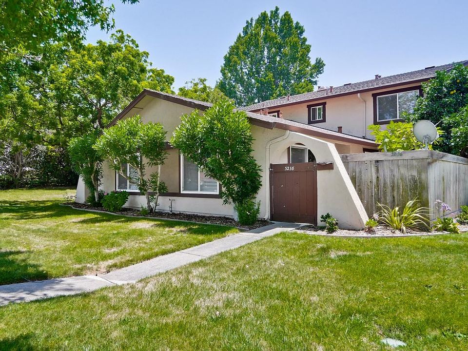 1st image of 3238 Parkhaven Dr