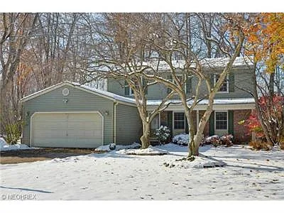 380 Bates Dr photo 1