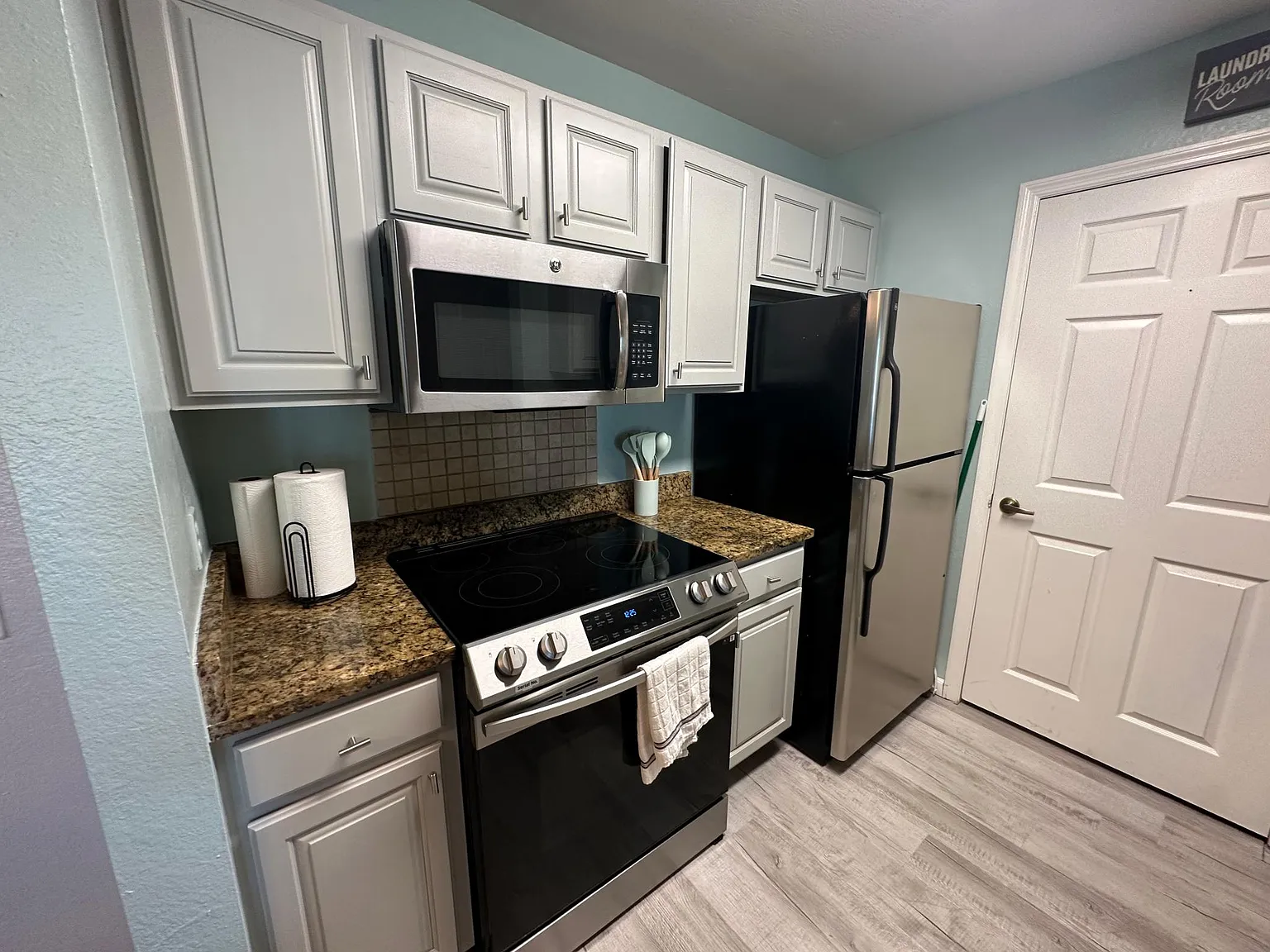 4 bed, 1400 sqft, $2,500 — Photo 3