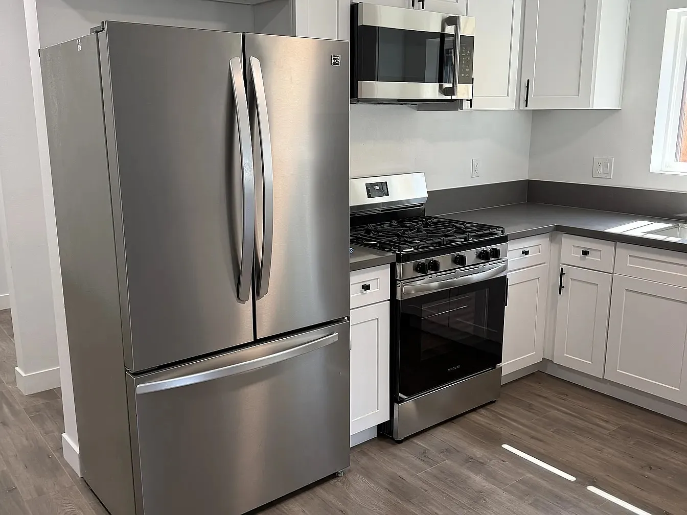 4 bed, 1780 sqft, $1,200 — Photo 2