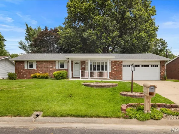 206 Stolze Dr, East Alton, IL 62024