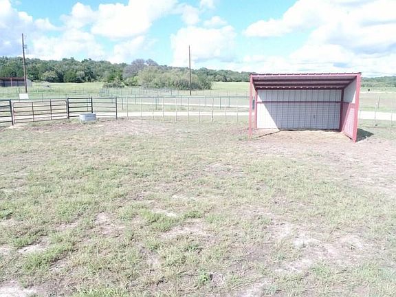 2nd image of 2605 Horsemans Dr