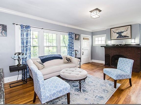 5th image of 2233 Maplewood Rd