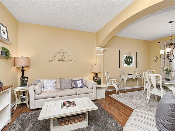 3rd image of 8977 Buttercup Ct