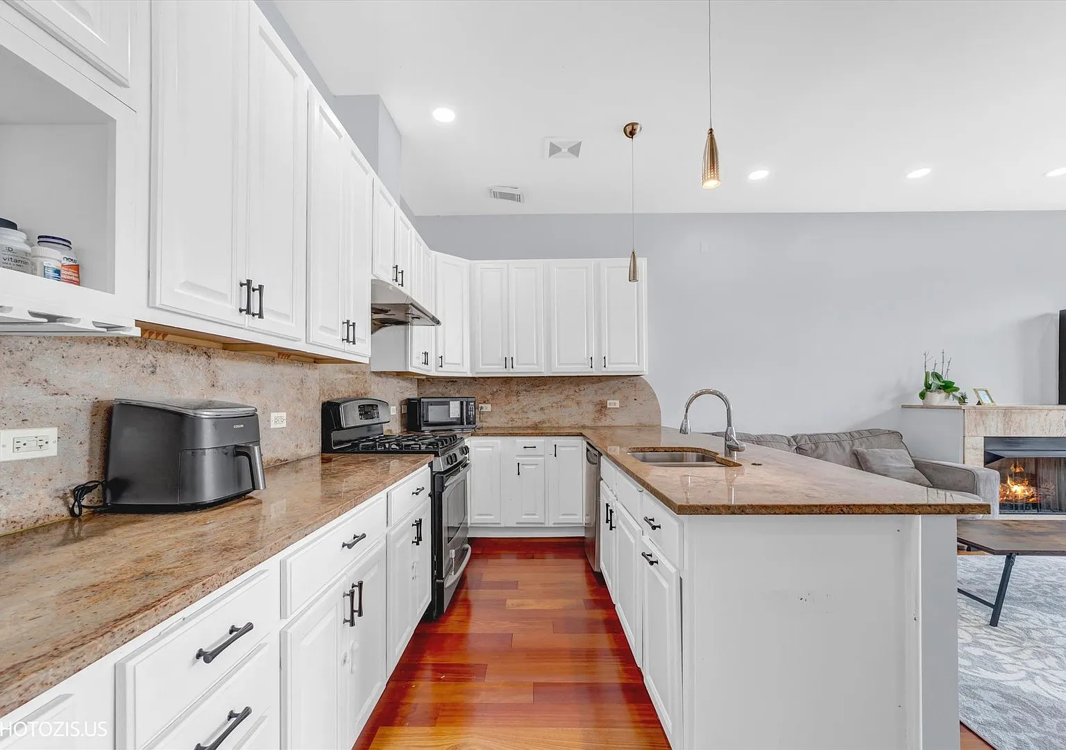 3 bed, 1650 sqft, $2,800 — Photo 4