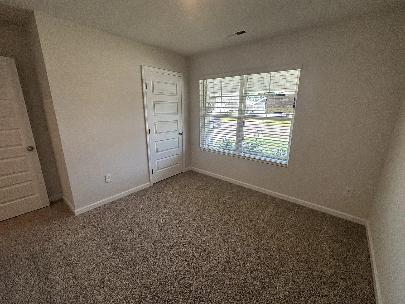 4 bed, 1841 sqft, $1,915 — Photo 3