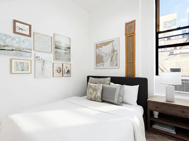 324 E 52nd St #6D — Photo 6