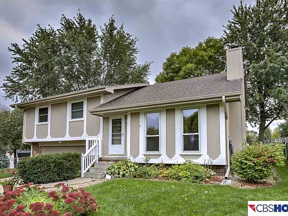 2nd image of 1115 Crest Cir