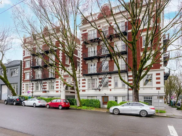1811 NW Couch St APT 406, Portland, OR 97209