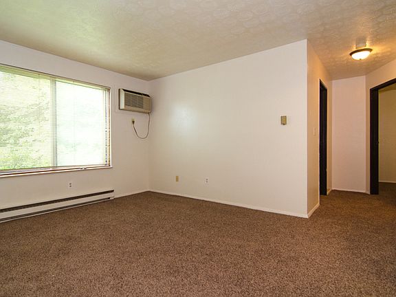 2 Bedroom, Living Room