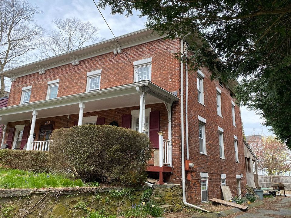 2nd image of 77 Cedar St