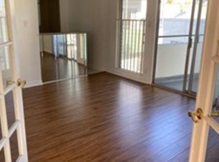454 N Oakhurst Dr APT 202, Beverly Hills, CA 90210